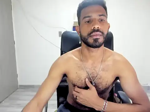 alberthot11 online show from April 16, 5:36 pm