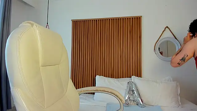 Alaska deluxe online show from March 7, 7:11 pm