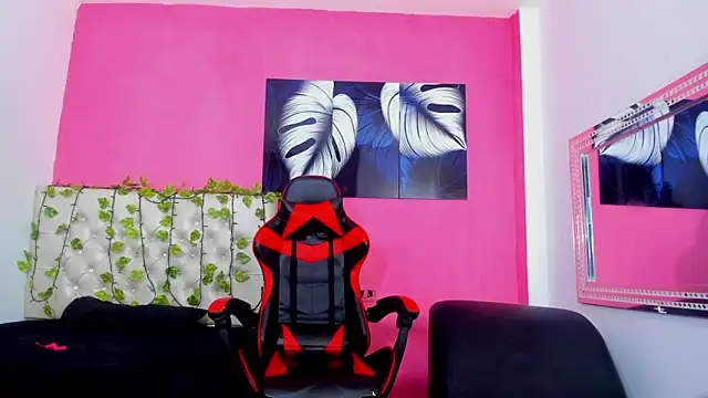 MiaAndTeylor online show from November 20, 7:24 pm