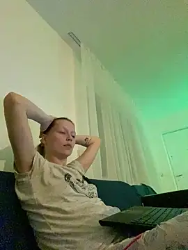 Snapshot of LexiSlimVIbe chatting on December 17, 10:05 pm LexiSlimVIbe online show from December 17, 10:05 pm