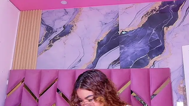 cutiecurvyForeign online show from November 26, 6:03 am