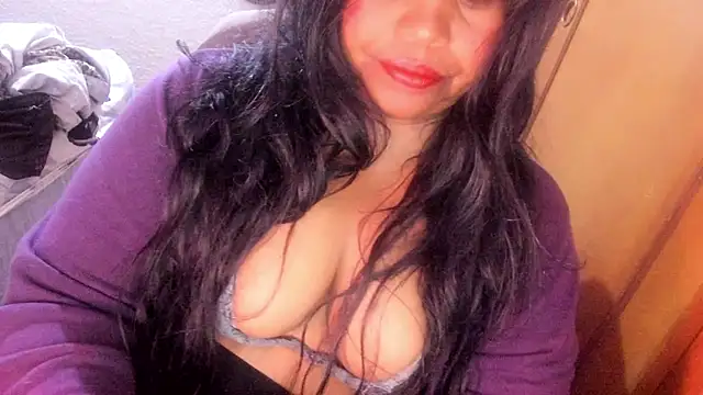 ebonycamelia online show from May 27, 10:51 pm