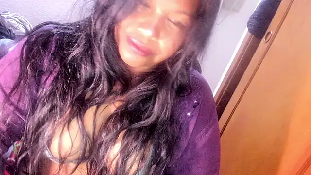 ebonycamelia online show from May 29, 11:03 pm