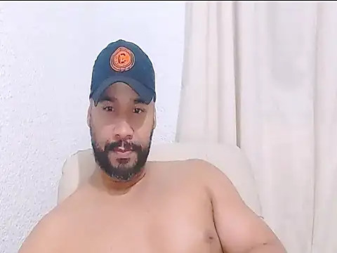 Snapshot of musclehetero chatting on March 2, 4:14 am musclehetero online show from March 2, 4:14 am