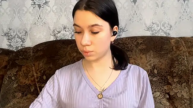 Snapshot of DebbiGoodknight chatting on December 17, 7:47 am DebbiGoodknight online show from December 17, 7:47 am