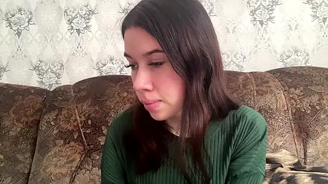 Snapshot of DebbiGoodknight chatting on January 19, 5:44 am DebbiGoodknight online show from January 19, 5:44 am