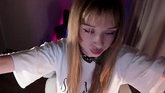 Snapshot of mnepohuyyyda chatting on December 16, 8:03 pm mnepohuyyyda online show from December 16, 8:03 pm