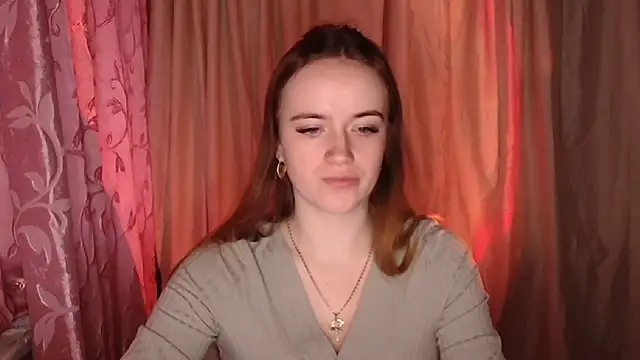 Snapshot of Illa_May chatting on December 16, 7:13 am Illa May online show from December 16, 7:13 am