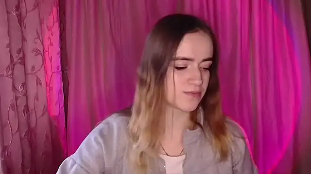 Illa May online show from December 19, 8:21 am