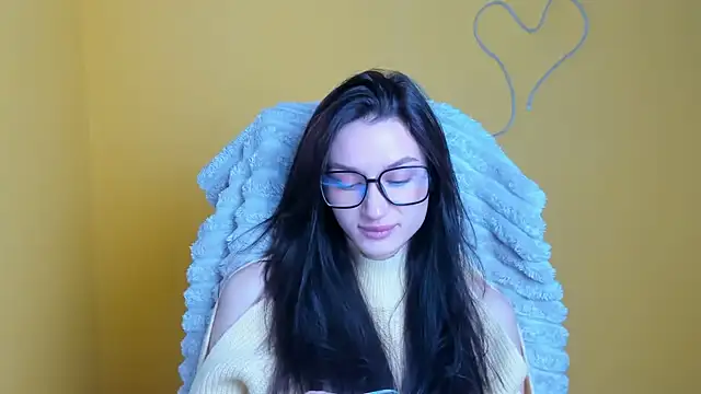 Snapshot of Stella_XO chatting on December 5, 6:33 am Stella XO online show from December 5, 6:33 am