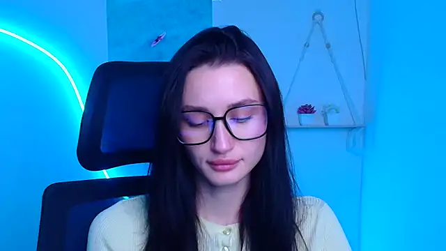 Snapshot of Stella_XO chatting on December 19, 12:23 pm Stella XO online show from December 19, 12:23 pm