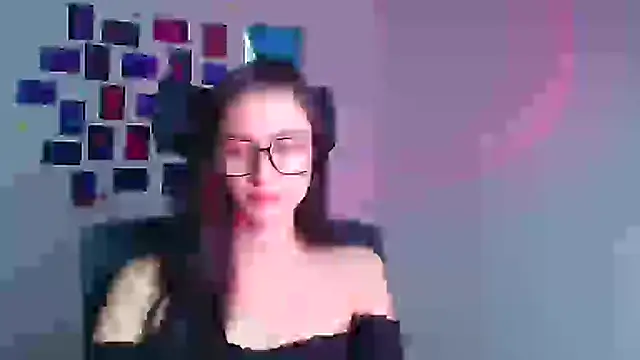 Snapshot of Stella_XO chatting on December 20, 6:42 am Stella XO online show from December 20, 6:42 am