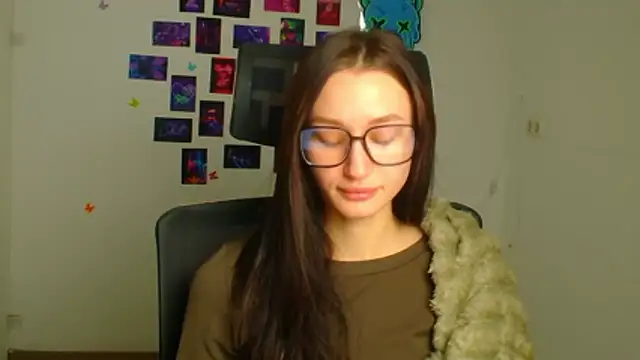 Snapshot of Stella_XO chatting on February 4, 6:52 am Stella XO online show from February 4, 6:52 am