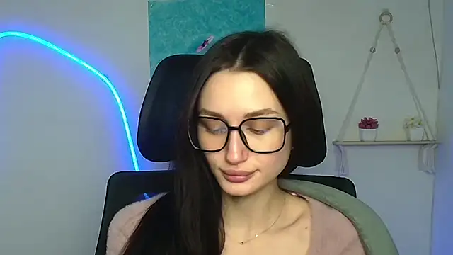 Snapshot of Stella_XO chatting on February 13, 7:04 am Stella XO online show from February 13, 7:04 am