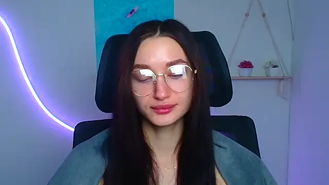 Snapshot of Stella_XO chatting on February 23, 6:44 am Stella XO online show from February 23, 6:44 am