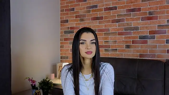 NyraSolace online show from December 19, 8:21 am