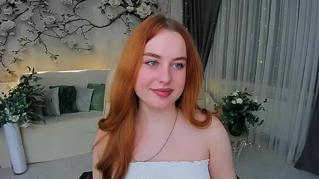 Snapshot of AirySilhouette chatting on December 4, 4:11 am AirySilhouette online show from December 4, 4:11 am