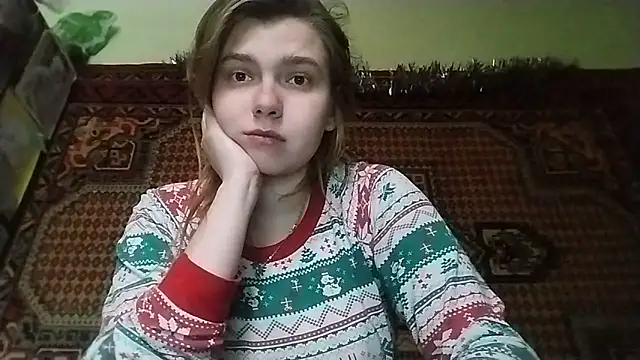 KikiBang online show from December 20, 8:43 am