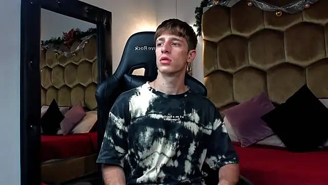 Snapshot of Ostin_Saints chatting on December 3, 12:36 pm Ostin Saints online show from December 3, 12:36 pm