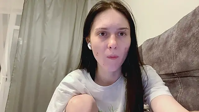 Snapshot of CyberAIice chatting on November 29, 4:04 am CyberAIice online show from November 29, 4:04 am