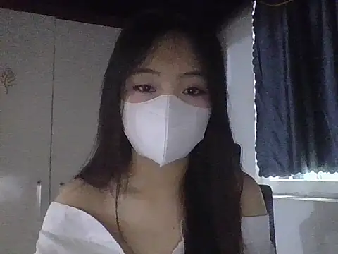 Snapshot of Anamis18 chatting on December 21, 9:49 am Anamis18 online show from December 21, 9:49 am