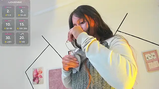 Julieta Lein  online show from December 4, 10:40 pm