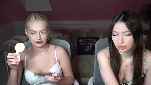 Snapshot of Liza_Mur chatting on November 23, 3:12 pm Liza Mur online show from November 23, 3:12 pm