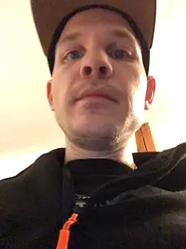 Spielzeugtwink online show from November 24, 7:57 pm