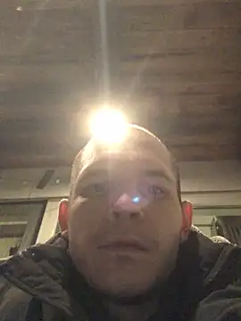 Spielzeugtwink online show from December 4, 10:40 pm