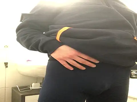 Spielzeugtwink online show from December 17, 10:05 pm