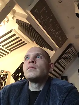 Spielzeugtwink online show from December 23, 12:19 am