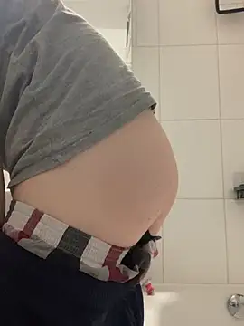 Spielzeugtwink online show from February 8, 3:15 pm