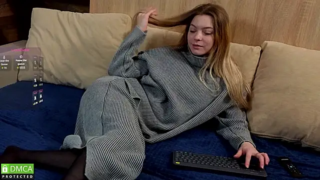 EmilieLong online show from January 15, 2:21 pm