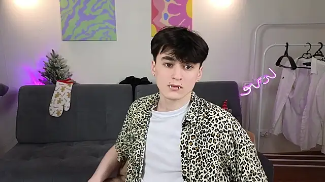 Snapshot of kevinhunter_ chatting on December 3, 4:05 pm kevinhunter online show from December 3, 4:05 pm