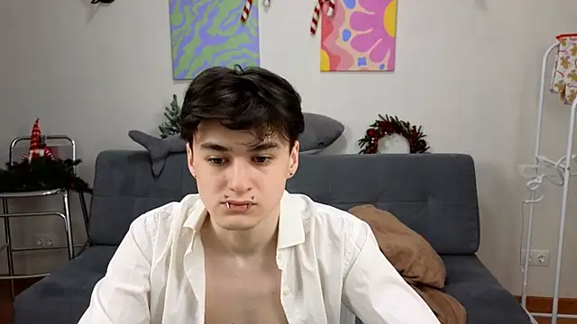 Snapshot of kevinhunter_ chatting on December 16, 5:29 pm kevinhunter online show from December 16, 5:29 pm