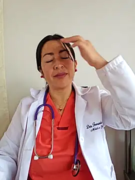 JustSamantha  online show from December 3, 1:31 pm