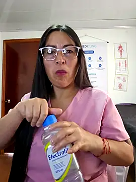 Snapshot of JustSamantha_ chatting on February 14, 2:14 pm JustSamantha online show from February 14, 2:14 pm