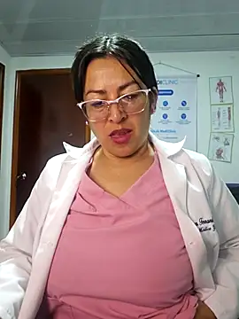 Snapshot of JustSamantha_ chatting on February 15, 2:19 am JustSamantha online show from February 15, 2:19 am