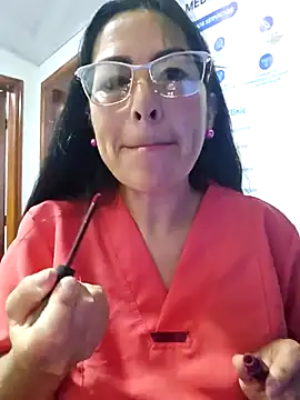 JustSamantha  online show from April 15, 11:06 am