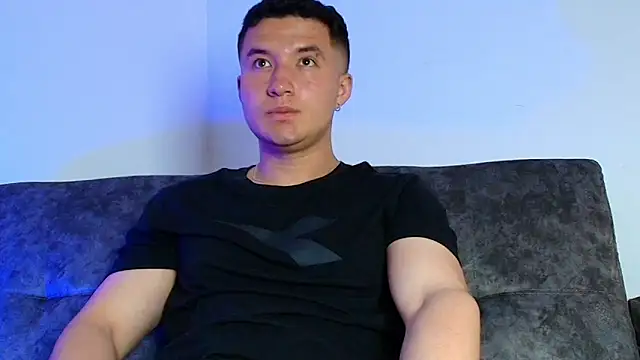 Snapshot of Ethan-Connor chatting on November 25, 8:20 pm Ethan-Connor online show from November 25, 8:20 pm