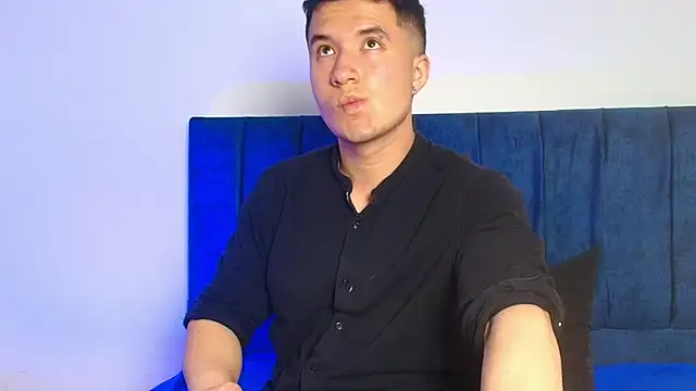 Snapshot of Ethan-Connor chatting on November 26, 8:10 pm Ethan-Connor online show from November 26, 8:10 pm