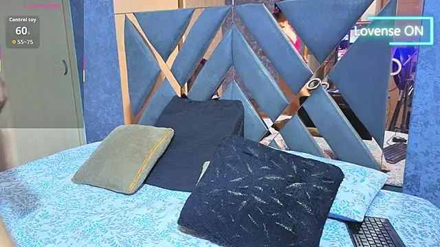 alicee foox online show from March 30, 6:53 pm