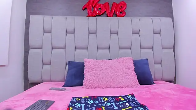 Sarita Ass online show from April 11, 4:39 am