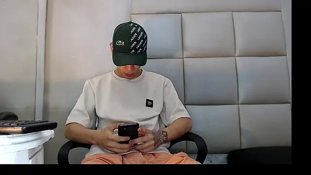 HollmanFronsh online show from January 14, 3:45 am