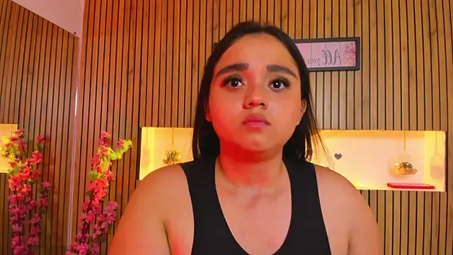 SaraLondon13 online show from November 20, 11:15 pm