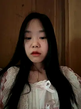 Snapshot of Kiee-lee chatting on November 24, 6:57 am Kiee-lee online show from November 24, 6:57 am