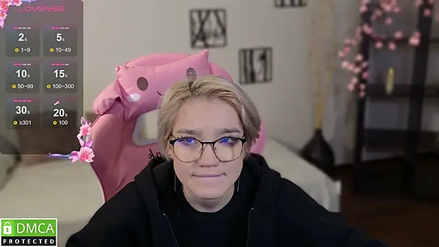 Snapshot of Megan_Lora chatting on November 23, 1:49 am Megan Lora online show from November 23, 1:49 am