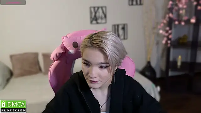 Snapshot of Megan_Lora chatting on November 24, 2:55 am Megan Lora online show from November 24, 2:55 am