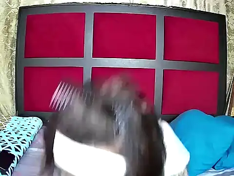 Snapshot of Cadence28 chatting on April 19, 8:55 pm Cadence28 online show from April 19, 8:55 pm