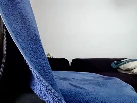 Snapshot of GirthBrooks25 chatting on February 16, 12:12 pm GirthBrooks25 online show from February 16, 12:12 pm